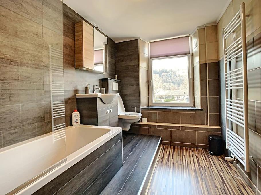 Vue Sur Meuse Avec Jacuzzi Et Sauna Exterieur. Yvoir Exteriér fotografie